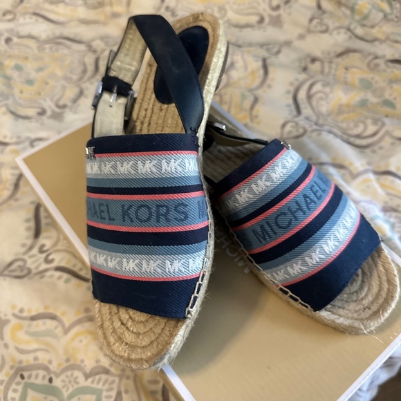 Size 7.5 Michael Kors espadrilles - Picture 1 of 3